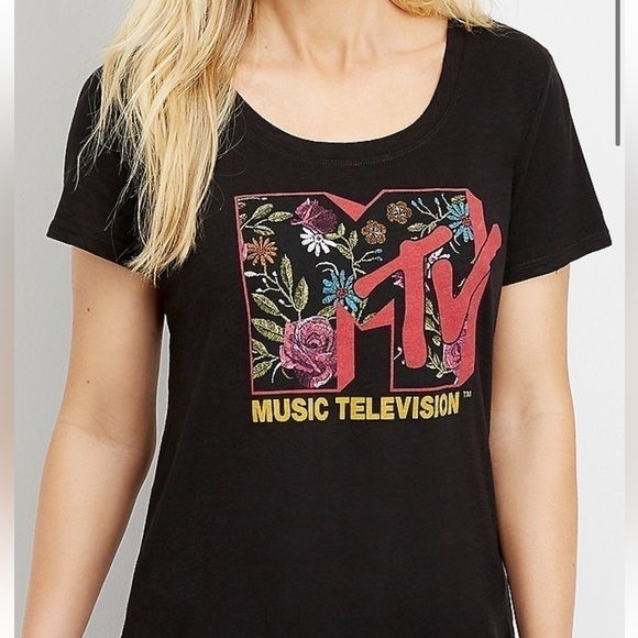 Maurice’s MTV Short Sleeve Women’s Floral Top Size M - Picture 1 of 9